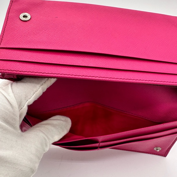 Prada Wallet - Picture 9 of 15